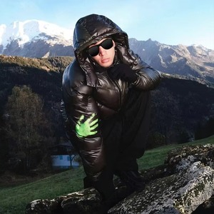 Custom Thermochromic Ink Print Streetwear Crop Vintage Heavyweight Winter Hooded Windproof Color Change Down Puffer Jacket Coat - Product Image 4