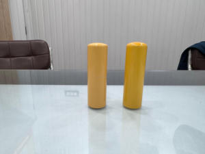 Sellos gemelos lacados amarillos, sellos dorados, piezas de escritorio decorativas, regalo de negocios de resina en estilo artístico, Material de madera, uso artesanal - Product Image 2