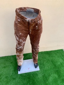 Pantalones de cuero de vaca con pelo para hombre, hechos a mano, de invierno, de cintura media, con frente plano, diseño recto, estampado de vaca, cierre de botones - Product Image 3