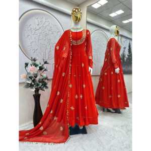 Ensemble robe et pantalon de soirée Dupatta de créateur - Product Image 2