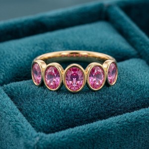 Bague en saphir rose taille ovale, or massif 18 carats, bande fantaisie colorée, pour femme, cadeau de fiançailles pour petite amie - Product Image 1