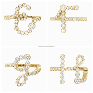 Anillo de Compromiso de Plata de Ley 925 con Letra Inicial de la A a la Z, con Moissanita de Corte Brillante y Engaste de Bisel, Banda Minimalista con Letras del Alfabeto - Product Image 4