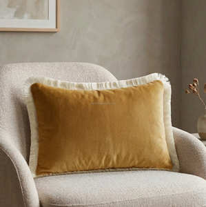 Housse de coussin en velours beige de designer avec passepoil décoratif, oreiller d'appoint de luxe, décoration organique moderne - Product Image 6