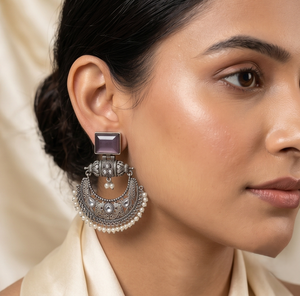 Boucles d'oreilles DIVYORO en améthyste et perles Chandbali - Product Image 3