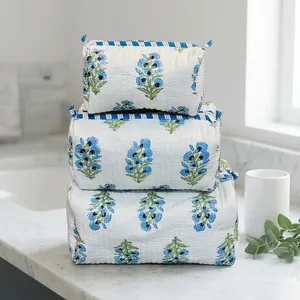 Grands sacs à cosmétiques vintage, trousse de toilette matelassée en coton, trousse de toilette artisanale imprimée au bloc, cadeaux pour demoiselles d'honneur, cadeau de fête - Product Image 3