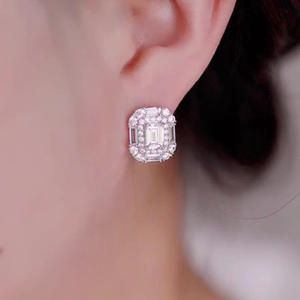 Boucles d'oreilles classiques de luxe AMBER JEWELS T-2529 unisexes en or rose plaqué, diamants naturels taille brillant couleur E certifiés IGI - Product Image 2