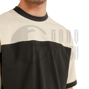 Camiseta de Manga Corta para Hombre con Bloques de Color, Número 3 Estampado en la Espalda, Cuello Redondo, Corte Regular, Casual, Ecológica, 100% Algodón Canvas con Contraste - Product Image 4