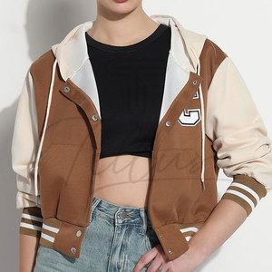 Vestes universitaires d'hiver pour femmes, best-sellers, avec logo personnalisé imprimé, détails en peau de mouton et rembourrage en coton, haute qualité - Product Image 2