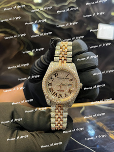 นาฬิกาข้อมือสเตนเลสสตีลประดับเพชรโมอิสซาไนต์แบบแอนะล็อก คอลเลคชั่นดีไซน์สี่เหลี่ยมและทรงกลมหลากหลายแบบ แพ็ค 10 เรือน - Product Image 2