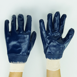 Gants de travail en nitrile durables avec une adhérence fiable, une conception sans silicone qui évacue l'humidité, épaisseur de 10 mil, dotés de matériaux flexibles - Product Image 5