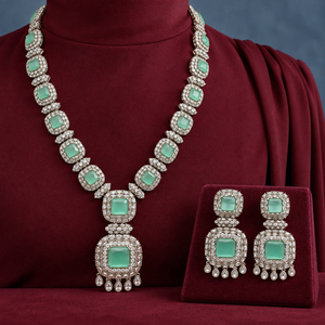 Conjunto de Collar y Pendientes Cuadrados de Circonita Cúbica de Menta de Calidad Premium, Nivel de Fábrica - Product Image 4