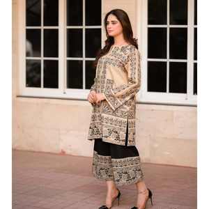 Ensemble haut et pantalon de soirée XL de créateur, tenue élégante et stylée - Product Image 5