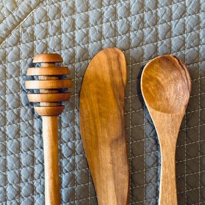 Bâtonnet à miel en bois artisanal pour pot de miel - Product Image 4