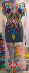 Blouse longue élégante de créateur nigérian, écologique, style Hip Hop, ornée de perles, broderie 3D, en organza, avec dentelle et empiècements, col en V sur le devant, collection Printemps - Product Image 3