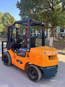 Montacargas Diésel Usado TOYOTA7F30, Capacidad de Carga de 3 Toneladas, Mástil de Dos/Tres Etapas, Tracción 4x4 Todoterreno, Modelo 2022, Fabricado en Japón, Venta Económica - Product Image 5