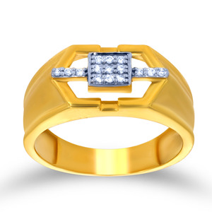 Bague de luxe pour homme en or jaune 18 carats avec grappe de diamants carrés et design géométrique ouvert – Bague statement en diamant pour homme - Product Image 1