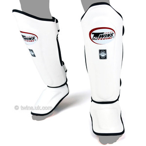 Espinilleras Protectoras Ligeras con Cobertura para el Pie para Entrenamiento de Muay Thai y Kickboxing y Sesiones de Sparring - Product Image 2