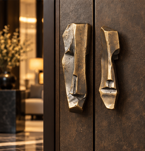 Tirador de Puerta Texturizado Hecho a Mano con Acabado Bronce Antiguo, Manija Larga y Robusta para Gabinetes, Herraje Decorativo para Muebles de Interiores de Lujo - Product Image 4