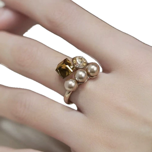 Anillo de Jade Marrón Estilo Vintage para Mujer - Product Image 1