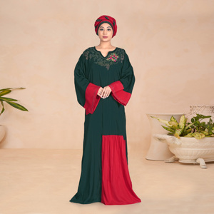 ชุดคาฟตันผ้าเรยอนปักลายดอกไม้ แต่งผ้าตัดต่อช่วงคอเสื้อ แขนกว้าง ไซส์พลัส ทรงสวยสง่า ยาวคลุมเท้า - Product Image 1