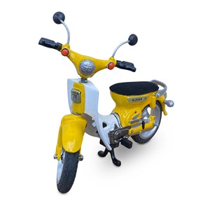 Modelo de Motocicleta Metálica en Miniatura C70 Hecho a Mano, Fundido a Presión, Coleccionable, Decorativo, Amarillo y Rojo Blanco, Diseño 3D, Estilo Antiguo - Product Image 1