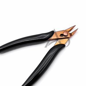 Pince coupante pour extensions de cheveux en or rose avec logo personnalisé, en acier inoxydable, poignée noire, équipement pour extensions de cheveux - Product Image 4