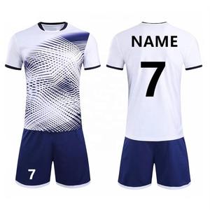 Uniformes Deportivos Personalizados de Secado Rápido, Tallas Grandes, Servicio OEM, Conjuntos de Ropa Deportiva de Fútbol en Jersey de Poliéster Liso Teñido - Product Image 6