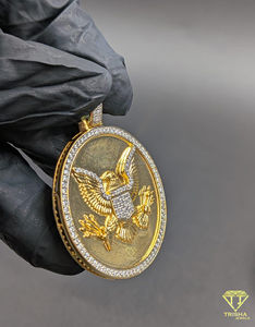 Pendentif Charme Reine Royale Bling Bling, Sertissage de Diamants VVS de Laboratoire, Plaqué Or et Argent, Bijoux Hip Hop - Product Image 2