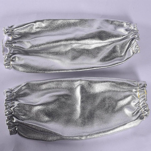 JNM SAFETY Mangas de Soldadura de Aluminio Resistentes al Calor y a las Llamas, Certificadas por la CE, con Orificio para el Pulgar - Product Image 4