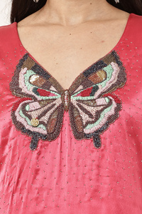 Conjunto de Kurti y pantalón de satén rosa bordado para mujer, traje étnico indio hermoso con trabajo de mariposas, cuentas, lentejuelas y detalles de ancla. - Product Image 6