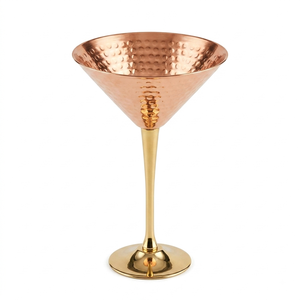 Verre à vin en cuivre fait main, gobelet à pied, tasse à boire en métal poli et lisse, articles de bar de luxe, cadeau pour restaurant, maison, mariage - Product Image 1