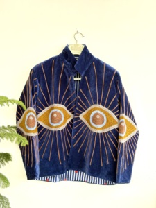 เสื้อแจ็คเก็ตบอมเบอร์สั้น ปักมือ ผ้ากำมะหยี่ถัก  รักษ์โลก สไตล์วินเทจ คอจีน แขนยาว ลายดอกไม้ สำหรับฤดูใบไม้ร่วงและฤดูหนาว - Product Image 1