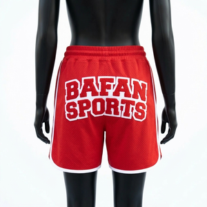 Shorts de sport pour femme en maille polyester respirante de qualité supérieure, couleur rouge, avec bordures latérales et logo brodé en chenille. - Product Image 6