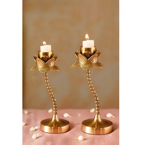 Support à bougie géométrique moderne en métal aux couleurs pastel pour la décoration de la maison - Product Image 4