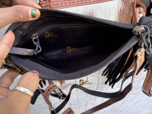 Bolso de mano de piel de vaca al por mayor con diseño único, grabado y flecos, elegante, color marrón, bandolera - Product Image 6