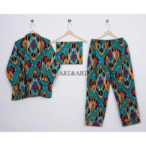 ชุดนอนผ้าฝ้ายพิมพ์ลายบล็อกอินเดียสำหรับผู้หญิง 100% ระบายอากาศได้ดี ลายพิมพ์อิคัตสไตล์วินเทจ ชุดลำลองสำหรับฤดูร้อน เหมาะสำหรับเป็นของขวัญให้เพื่อนเจ้าสาว - Product Image 4