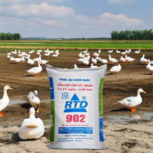 Bolsas de PE tejidas PP personalizadas de Vietnam, boquilla a prueba de humedad sellada para transportar alimento para animales, arroz, trigo en la agricultura - Product Image 3