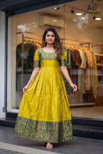 Kurti vert en soie longueur ras du sol avec bordure rouge doré, tenue traditionnelle indienne pour mariage, coupe ample pour femme, toutes saisons - Product Image 4