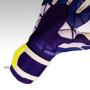Gants de gardien de but de football professionnels respirants en gros, en caoutchouc de haute qualité, antidérapants et ajustables pour l'entraînement - Product Image 3