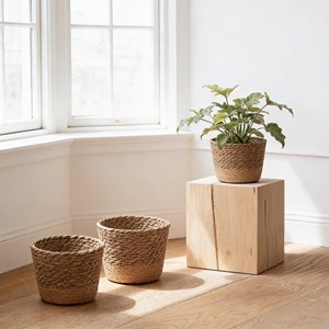 Ensemble de 3 jardinières en rotin tressé à la main pour plantes d'intérieur et d'extérieur, magnifiques jardinières pour balcon et terrasse, vente en gros depuis l'Inde - Product Image 3