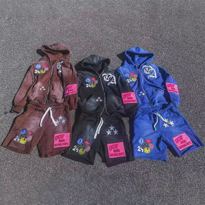 Ensemble de survêtement streetwear personnalisé en molleton épais avec impression DTG, effet délavé à l'acide, comprenant un sweat à capuche zippé et un short - Product Image 6