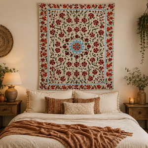 Couvre-lit traditionnel en coton brodé Suzani, crème et bordeaux, motif floral botanique, fait main, ethnique indien, pour la maison - Product Image 5