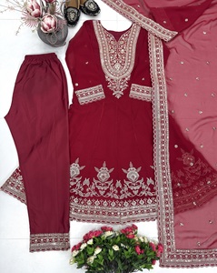 Nouvel ensemble de 3 pièces de créateur, très demandé, spécial Aïd, avec broderie lourde et travail de sequins, idéal pour les mariages festifs et la saison de Diwali - Product Image 5