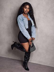 Women's Casual Fashionable Street Ripped Frayed Hem Cropped <b>Denim</b> <b>Jacket</b>, Suitable For Daily use - Product Image 6