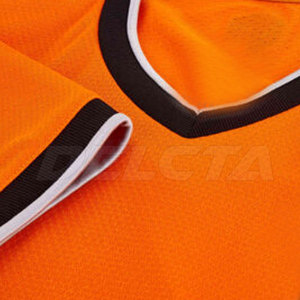 Maillot de football personnalisé en matériau durable avec impression de logo – Vente chaude - Product Image 5