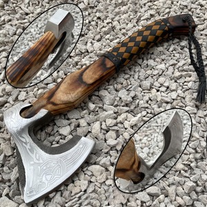 Hacha Tomahawk Forjada a Mano de BA Enterprises con Mango de Madera y Hoja de Acero para Uso de Supervivencia con Funda de Cuero - Product Image 6