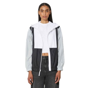 Traje de Protección para Exteriores Ultimate Shield, Impermeable, Resistente al Viento, Diseño de Cuello Alto, para Mal Tiempo, Chaqueta y Pantalones para Lluvia - Product Image 1