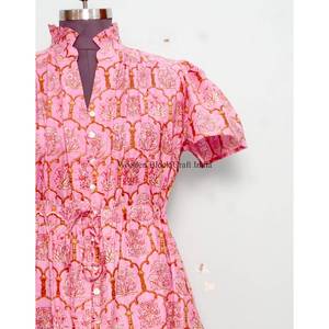 Vestido corto rosa más vendido con talla personalizada disponible de proveedor indio, vestido floral rosa a precio de mayoreo. - Product Image 2