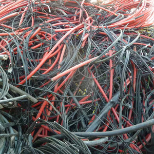 Cables y Alambres de Cobre Aislados de Primera Calidad con 99% de Contenido de Cobre, Origen Reino Unido, Entrega en 7-14 Días, Listos para Exportar - Product Image 1