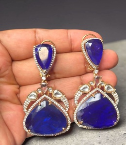 Impresionantes Pendientes de Lujo con Baño de Oro de Alta Calidad y Piedras de Moissanita para Mujeres y Niñas - Ideales para Bodas, Compromisos y Fiestas - Product Image 1